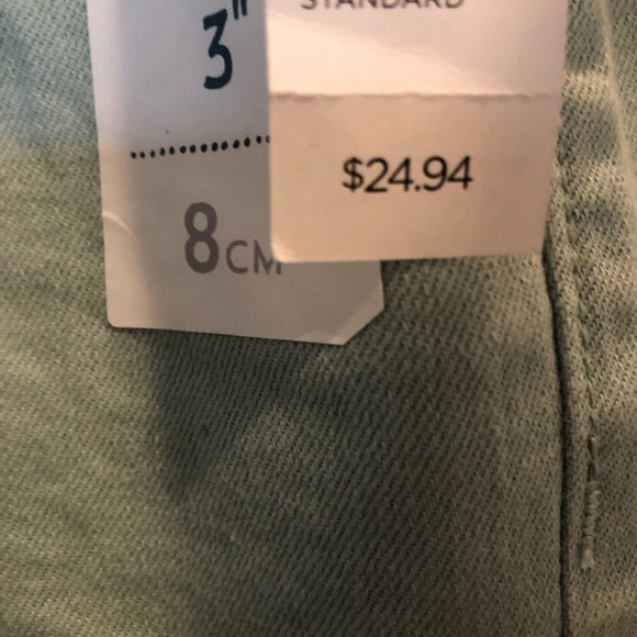 NWT Old Navy cur off Jean shorts - Picture 2 of 4